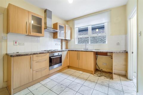 undefined, Byegrove Road, Colliers Wood SW19