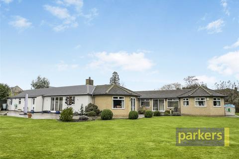 4 bedroom bungalow for sale, New Yatt Road, Witney, Oxfordshire, OX28