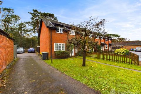 3 bedroom end of terrace house for sale, St. Andrews Road, Whitehill, Bordon, Hampshire, GU35