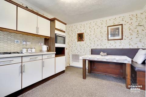 2 bedroom detached bungalow for sale, Mallicot Close, Lichfield WS13