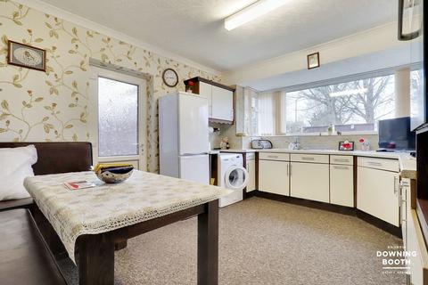 2 bedroom detached bungalow for sale, Mallicot Close, Lichfield WS13