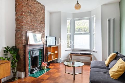 4 bedroom terraced house for sale, Station Crescent, London, N15