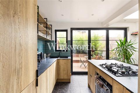 70 Station Crescent, London, N15 5BE
