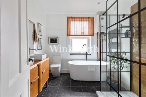 70 Station Crescent, London, N15 5BE