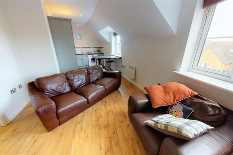 2 bedroom apartment to rent, Juniper Court, Northowram, Halifax