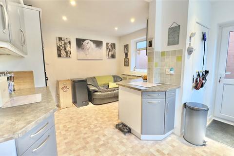 18 Bevyl Road, Parkgate, Neston, CH64 6RR