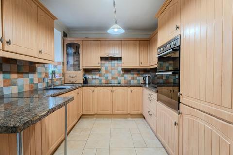 4 bedroom semi-detached house for sale, Springfield Avenue, Sedgley