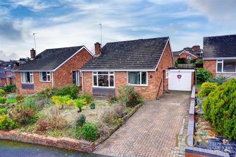 2 bedroom detached bungalow for sale, Mayflower Close, Barnards Green, Malvern WR14