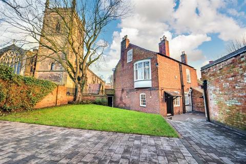 4 bedroom semi-detached house for sale, Castle View, Leicester