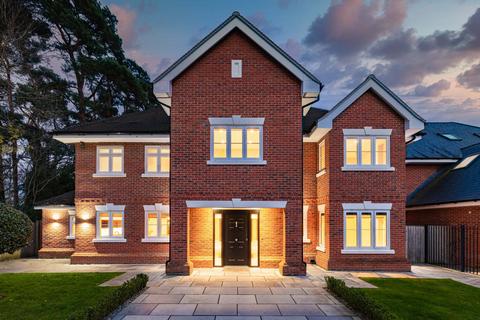 5 bedroom detached house for sale, Finchampstead Road, Wokingham RG40