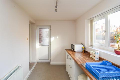 2 bedroom townhouse for sale, Wensley Street, Wakefield WF4