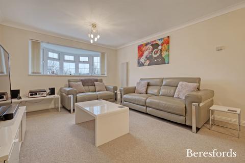 2 bedroom apartment for sale, Hall Lane, Upminster, RM14