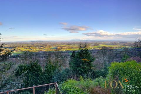 3 bedroom detached house for sale, Wyche Road, Malvern WR14