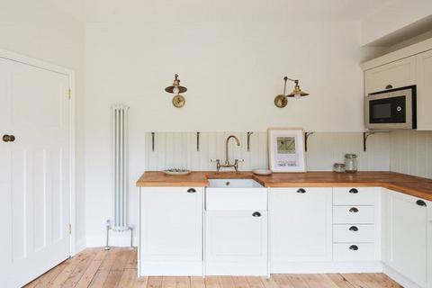 190 Walpole Road, London, N17 6BW