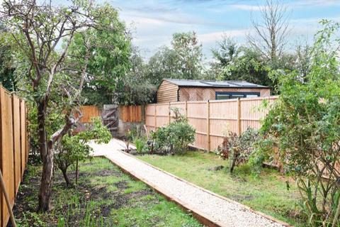 190 Walpole Road, London, N17 6BW
