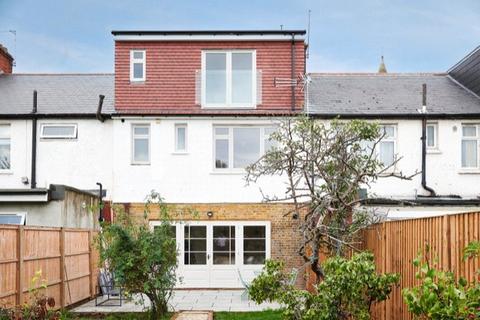 190 Walpole Road, London, N17 6BW