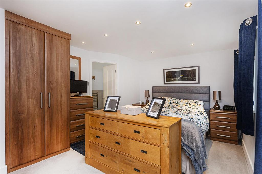 Bramleys Estate Agents - Blacksmiths Fold (36.).jp