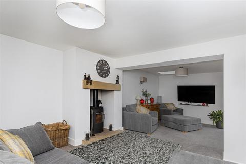 20 Blacksmiths Fold, Almondbury, Huddersfield, HD5 8XH