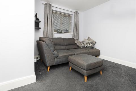 20 Blacksmiths Fold, Almondbury, Huddersfield, HD5 8XH