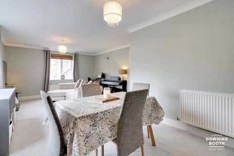 2 bedroom flat for sale, Harrington Walk, Lichfield WS13