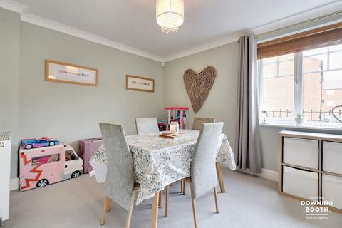 26 Harrington Walk, Lichfield, WS13 7UY