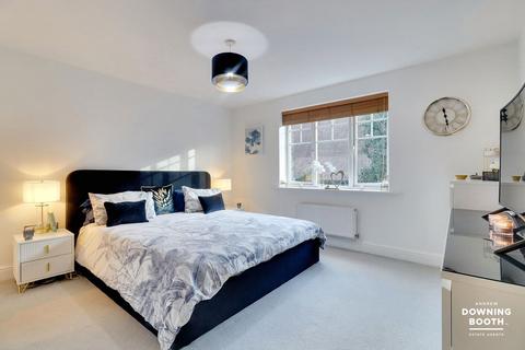 2 bedroom flat for sale, Harrington Walk, Lichfield WS13