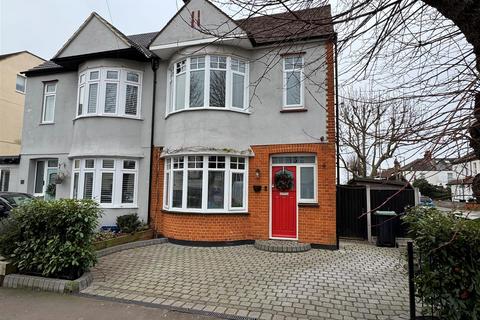 3 bedroom semi-detached house for sale, Lyme Road, Southend-On-Sea