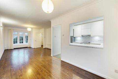 22 Madeira Road, West Byfleet, KT14 6DE