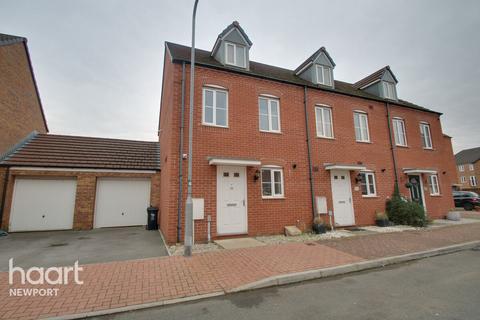 3 bedroom end of terrace house for sale, Lysaght Gardens, Newport