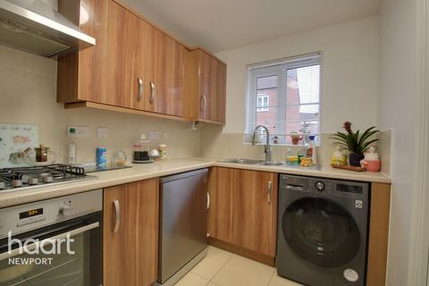 3 bedroom end of terrace house for sale, Lysaght Gardens, Newport