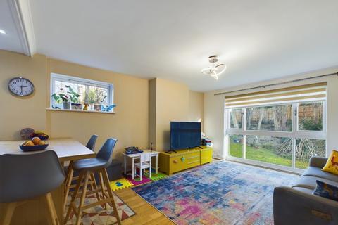 2 bedroom flat for sale, Mead Place, Berry Lane, Rickmansworth, Hertfordshire