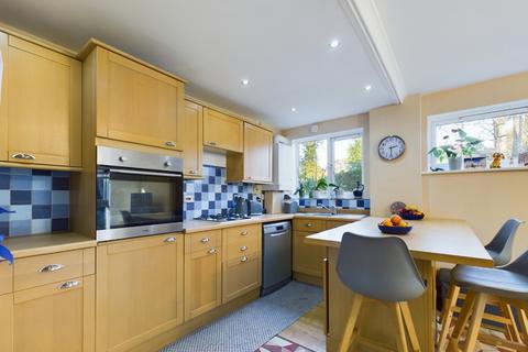 2 bedroom flat for sale, Mead Place, Berry Lane, Rickmansworth, Hertfordshire