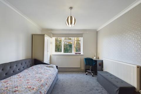 2 bedroom flat for sale, Mead Place, Berry Lane, Rickmansworth, Hertfordshire