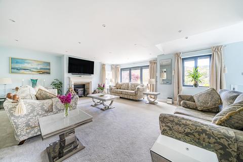 5 bedroom detached house for sale, Midhurst Road, Haslemere, GU27