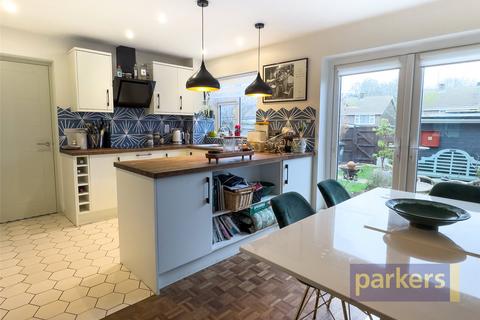 3 bedroom link detached house for sale, Farmers Close, Witney, Oxfordshire, OX28