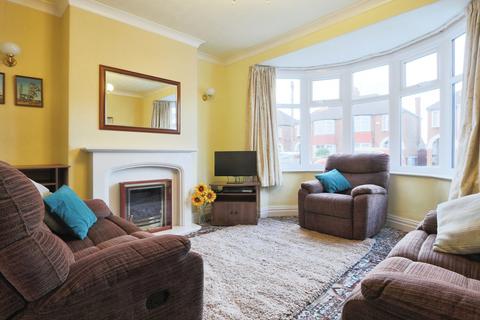 4 bedroom semi-detached house for sale, Burniston Road, Hull, East Riding of Yorkshire, HU5 4JX