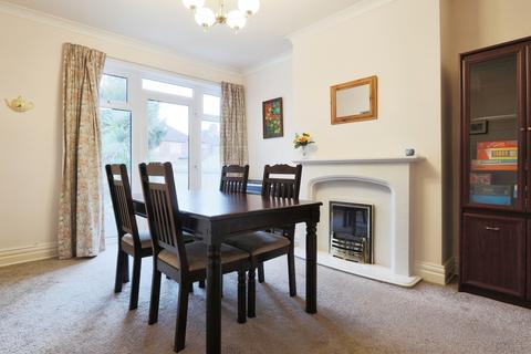 4 bedroom semi-detached house for sale, Burniston Road, Hull, East Riding of Yorkshire, HU5 4JX