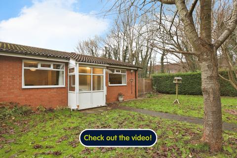 2 bedroom semi-detached bungalow for sale, Fawley Close, Hull, HU5 1NY