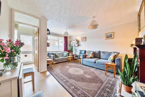 3 bedroom property for sale, Banning Street, London