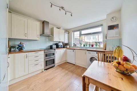 3 bedroom property for sale, Banning Street, London