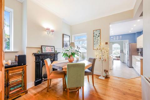 3 bedroom end of terrace house for sale, Westerham Road, Oxted RH8