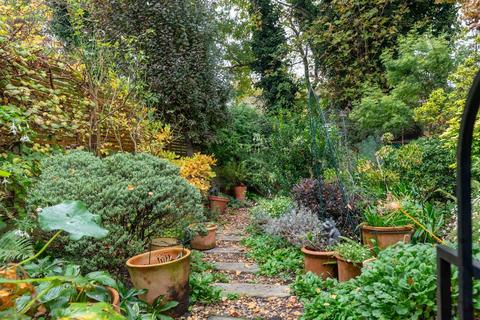 6 bedroom terraced house for sale, Ickburgh Road, London, E5