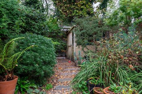 6 bedroom terraced house for sale, Ickburgh Road, London, E5