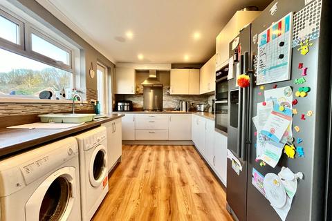 3 Bowland Close, Paignton, TQ4 7RT
