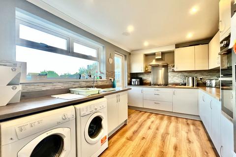 3 Bowland Close, Paignton, TQ4 7RT
