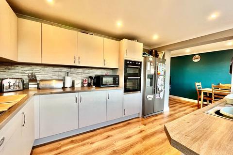 3 Bowland Close, Paignton, TQ4 7RT