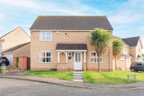 4 bedroom detached house for sale, Columbine Road, Horsford