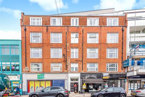 Studio for sale, High Street, Guildford