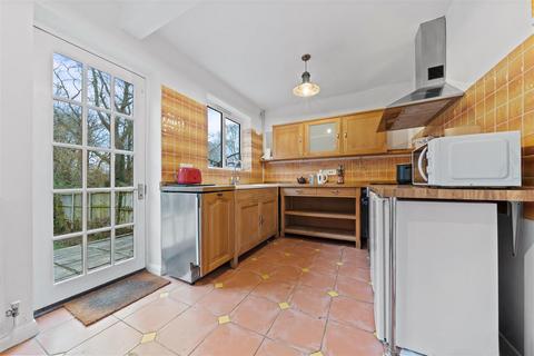 2 bedroom house for sale, Vernon Way, Guildford