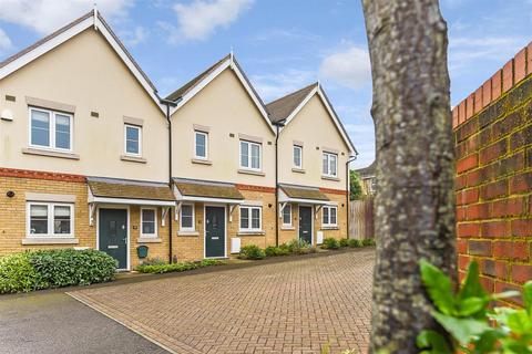 10 Alberta Close, Liphook, GU30 7FA